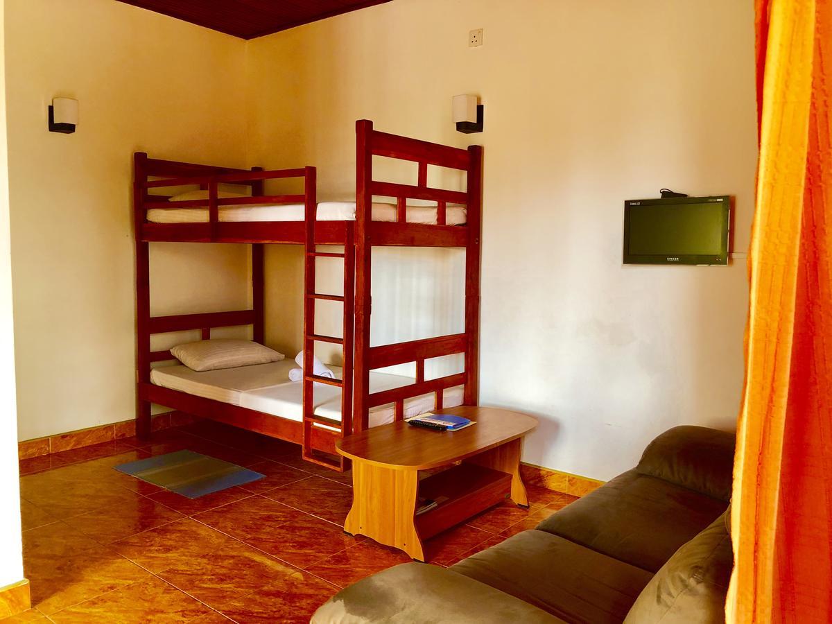 Lanka Beach Hotel Ettukala Luaran gambar