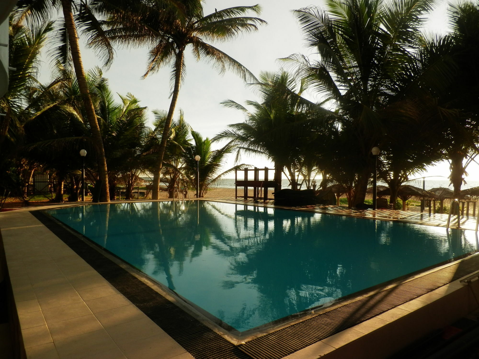Lanka Beach Hotel Ettukala Luaran gambar